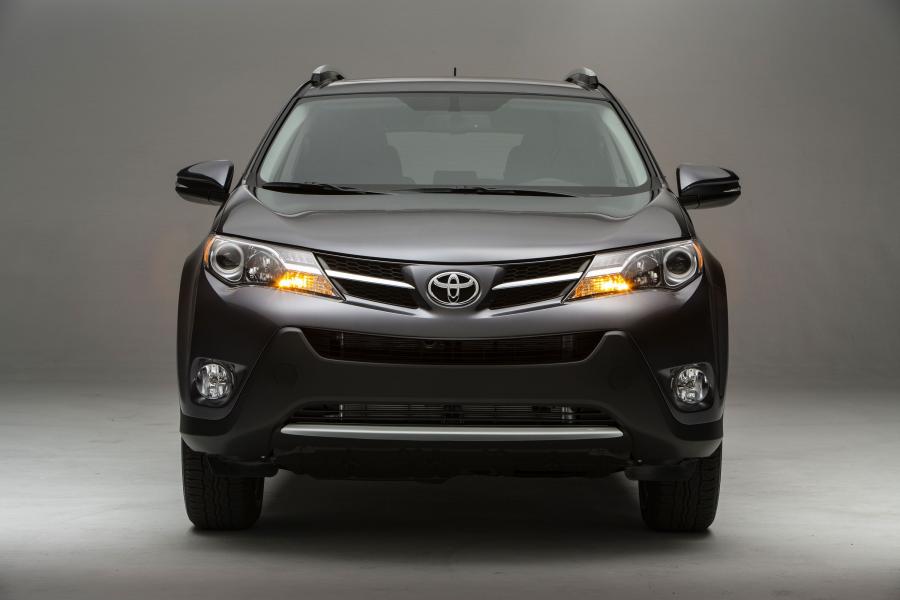  Toyota RAV4 2013 года  (US) (фото 17 из 34)